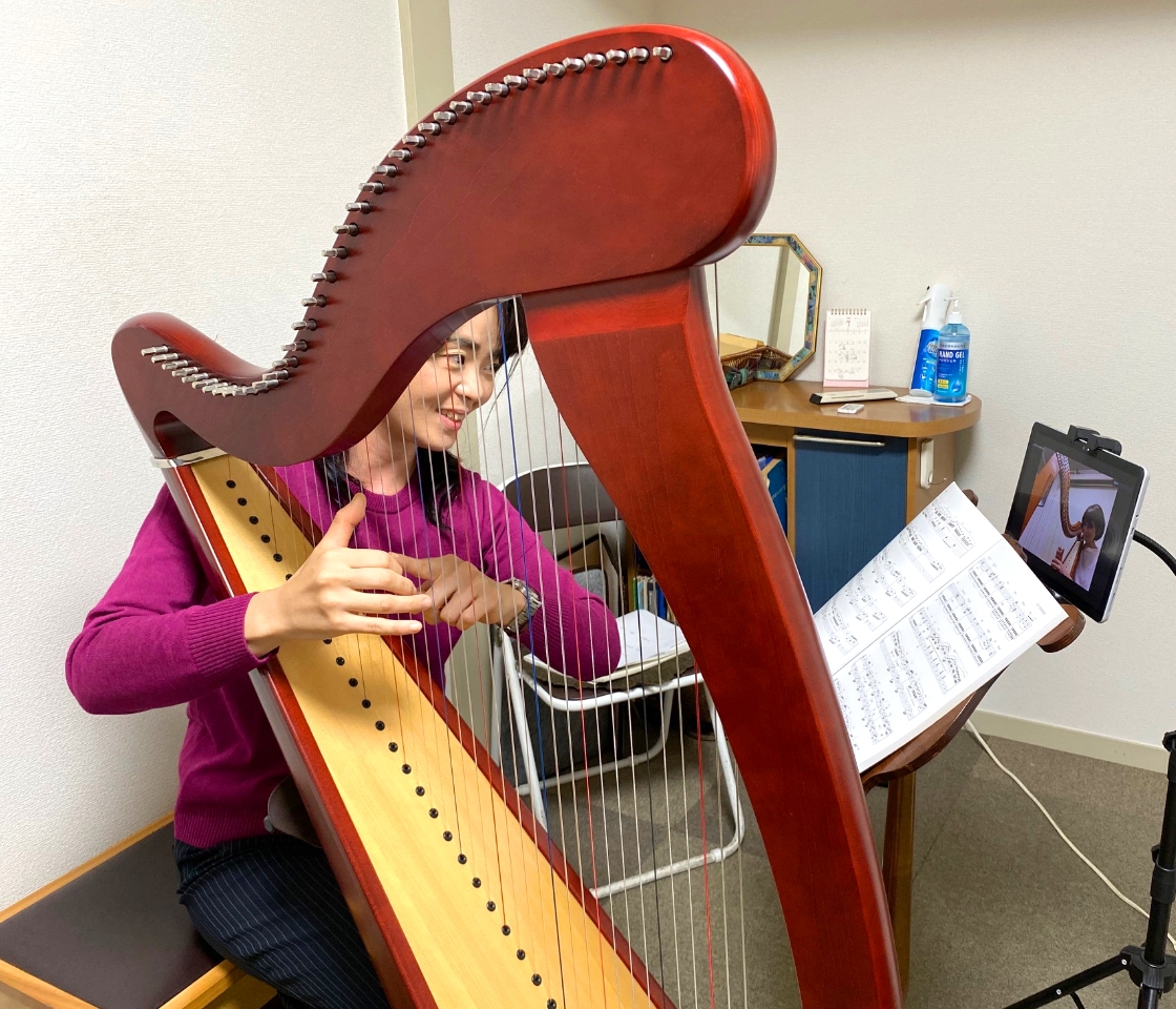 オンライン・ハープレッスンの様子